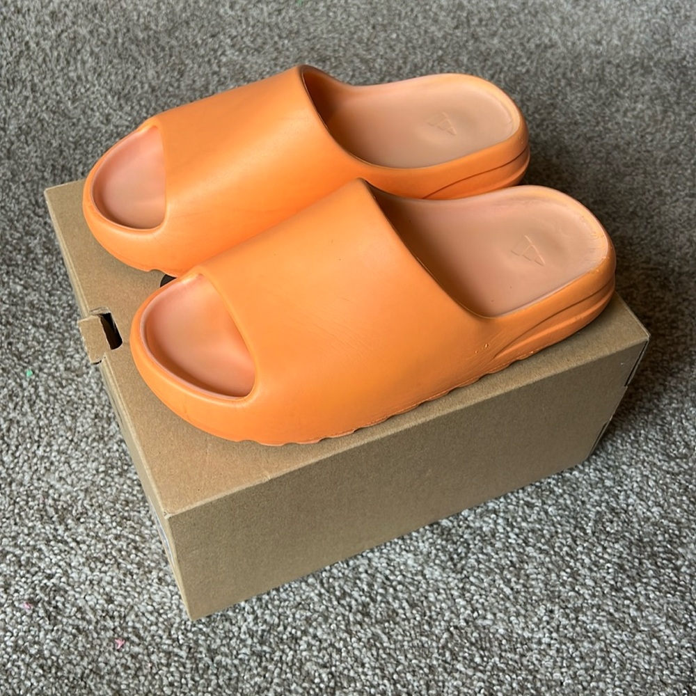 Yeezy Slides “Enflame Orange”